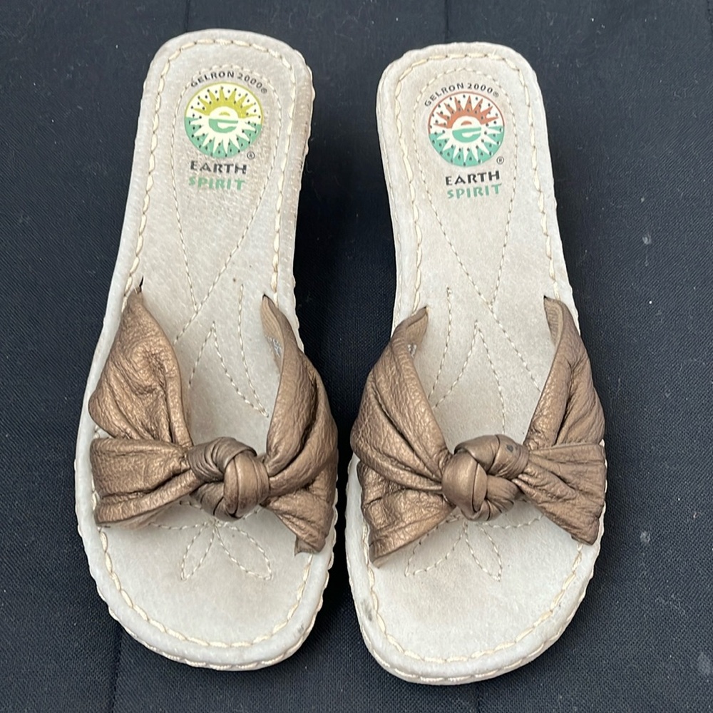 Earth Spirit Sandal Gold size 7